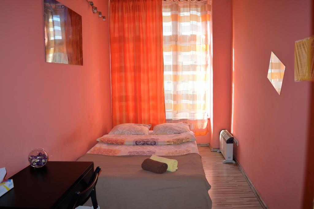 Honey Hostel Cracovia Esterno foto