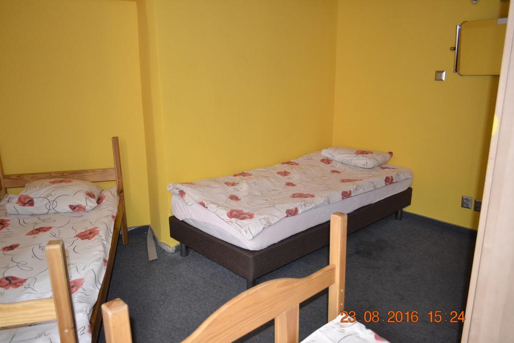 Honey Hostel Cracovia Esterno foto